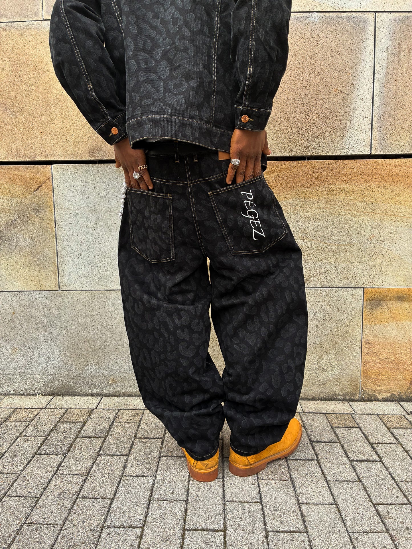 PÉGEZ Urban Predator Denim – Oversized Baggy Jeans Streetwear
